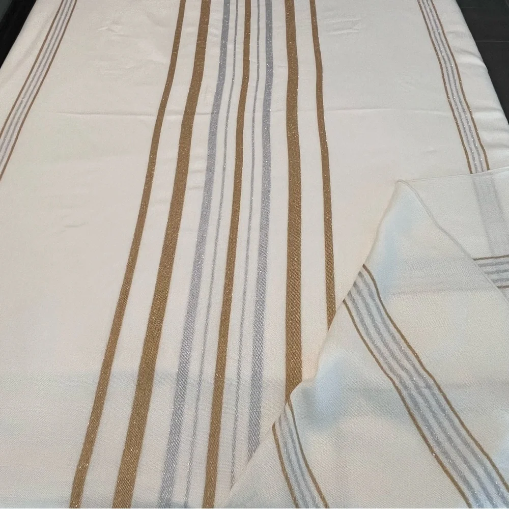 Vera Neumann Elegant Rectangle Cream Tablecloth 60x102 Gold & Silver Stripe NWOT